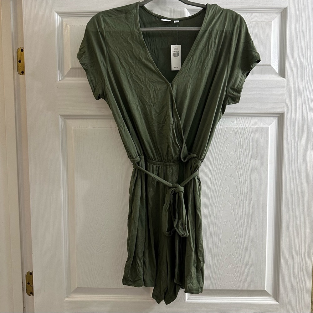 💚 GAP Olive Green Romper